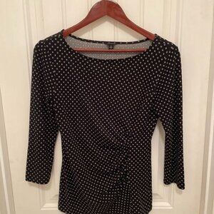 Ann Taylor‎ XS Black Patterned Top Women Sz XS 3/4 Sleeves & Ruched Side Detail